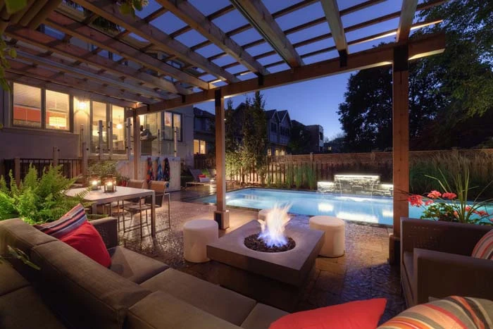 35 Sizzling Poolside Fire Pit Ideas to Ignite Your Backyard Oasis