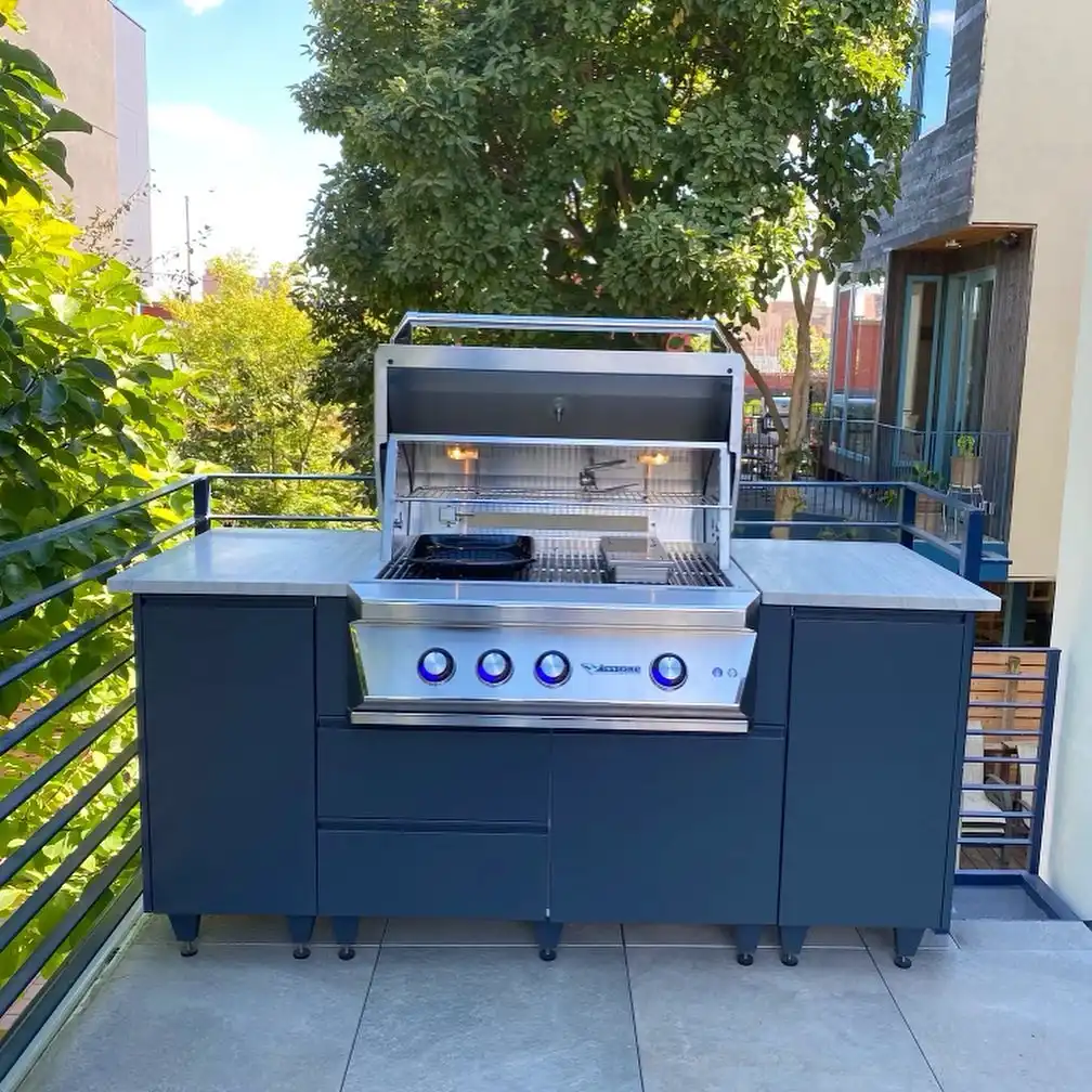 Compact Urban Deck Kitchen with Premium Grill