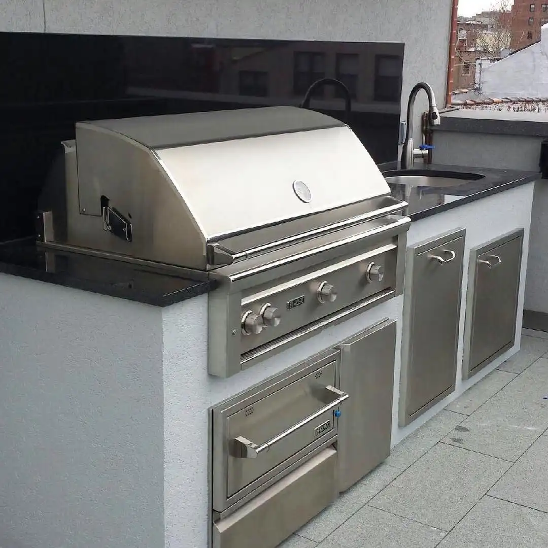 Sleek Urban Rooftop Kitchen with Professional-Grade Equipment