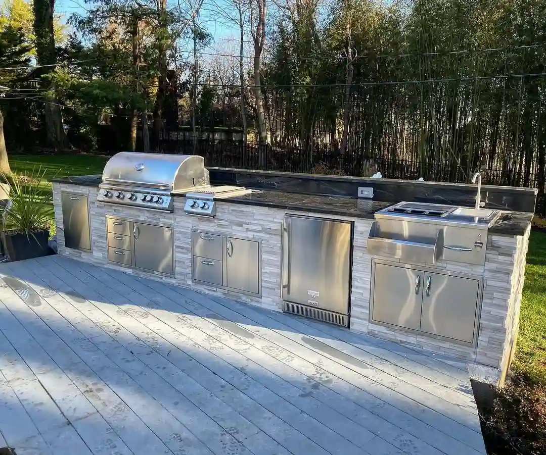 Spectacular Linear Outdoor Kitchen with Full Appliance Suite