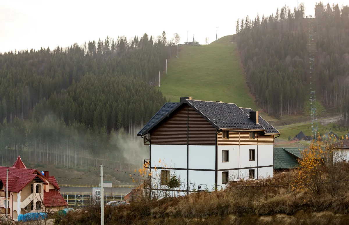 Why Tiny Home Villages Beat Solo Downsizing in 2025