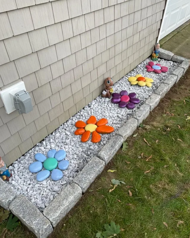 Painted Stone Flower Gravel Bed