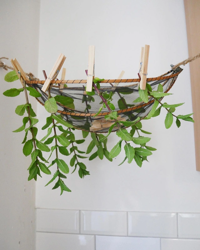 Suspended Mesh Strainer Basket