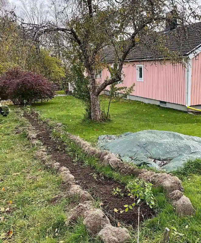 Stone Edged Garden Trench