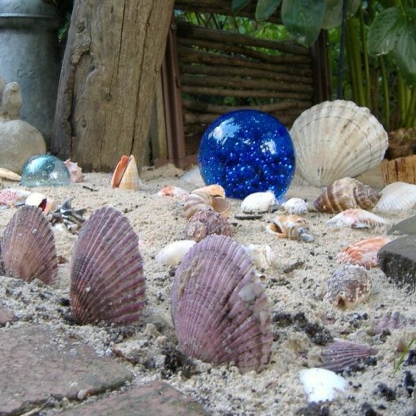30 Garden Ideas Using Seashells For a Breezy Backyard Escape