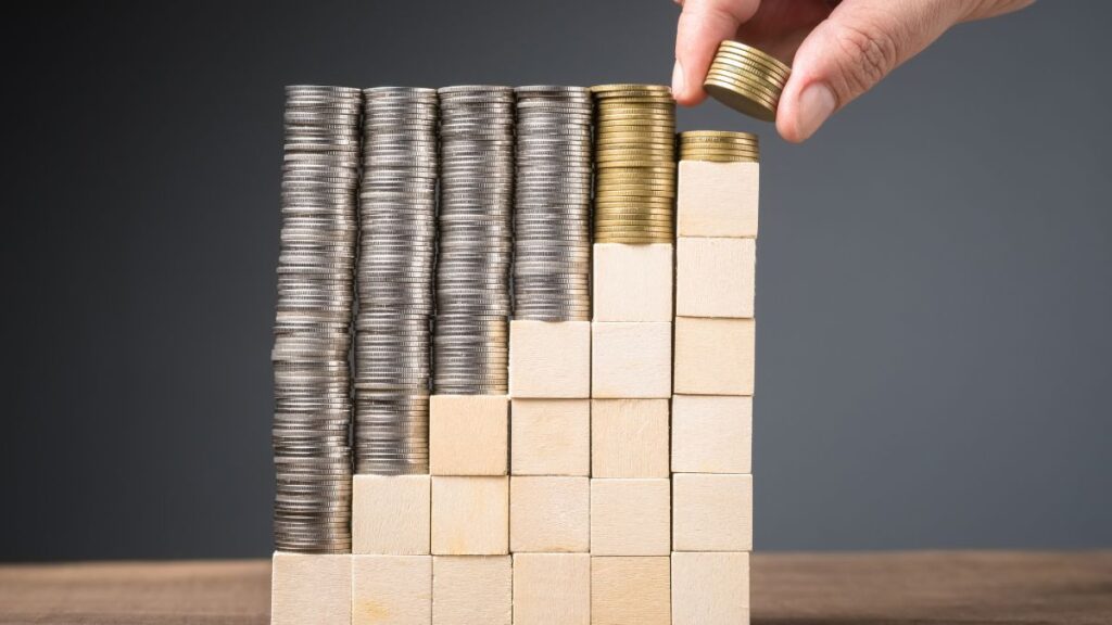 He Keeps Near-Term Spending Away From Long-Term Investments