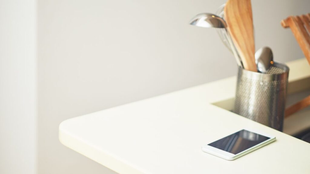 His Phone Became the First Thing He Started Resenting